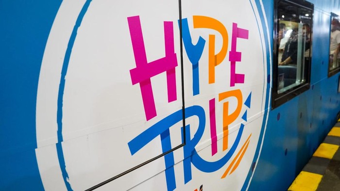 PT Kereta Api Indonesia (KAI) hari ini menghadirkan fasilitas dan pelayanan yang berbeda pada KA Taksaka bertajuk Hype Trip: Traveling Feel More Fun. Hype Trip merupakan perjalanan kereta api yang memberikan kesan kekinian kepada para pelanggan. Mulai keberangkatan 23 September, perjalanan Taksaka akan mendapatkan nuansa dan fasilitas yang berbeda mulai dari menu makanan, fasilitas permainan, seragam kru, hingga livery dengan vibes milenial.