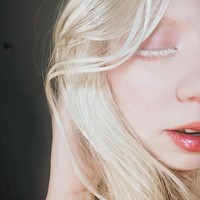 Kayla sendiri mengaku tidak masalah menjelaskannya kepada mereka. Meski begitu pasti ada saja yang berkomentar negatif dan menghina penampilannya.Foto: Instagram/TikTok @kayla_lud