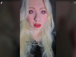 8 Foto Langka Wanita Bermata Ungu, Dikira Palsu Padahal Alami Kondisi Ini