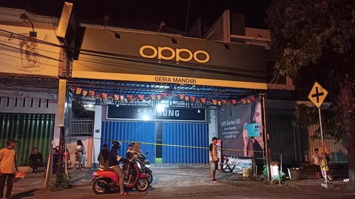 Konter HP Geria Mandiri Celluler di Jalan Jenderal Sudirman, Kelurahan Subagan, Karangasem, Bali, dirusak  pelaku J pada Kamis (22/9/2022) malam.