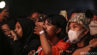 Tak cuma satu atau dua penonton yang menangis. (Foto: Rifkianto Nugroho/detikcom)