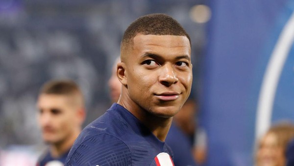 Kylian Mbappe Bukan Mandi Uang, tapi Berenang Uang