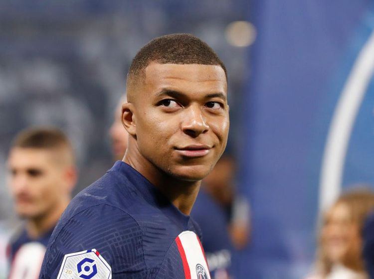 Kylian Mbappe Bukan Mandi Uang, tapi Berenang Uang