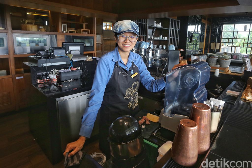 Latte Art Class, Pullman Ciawi Vimala Hills Resort Spa
