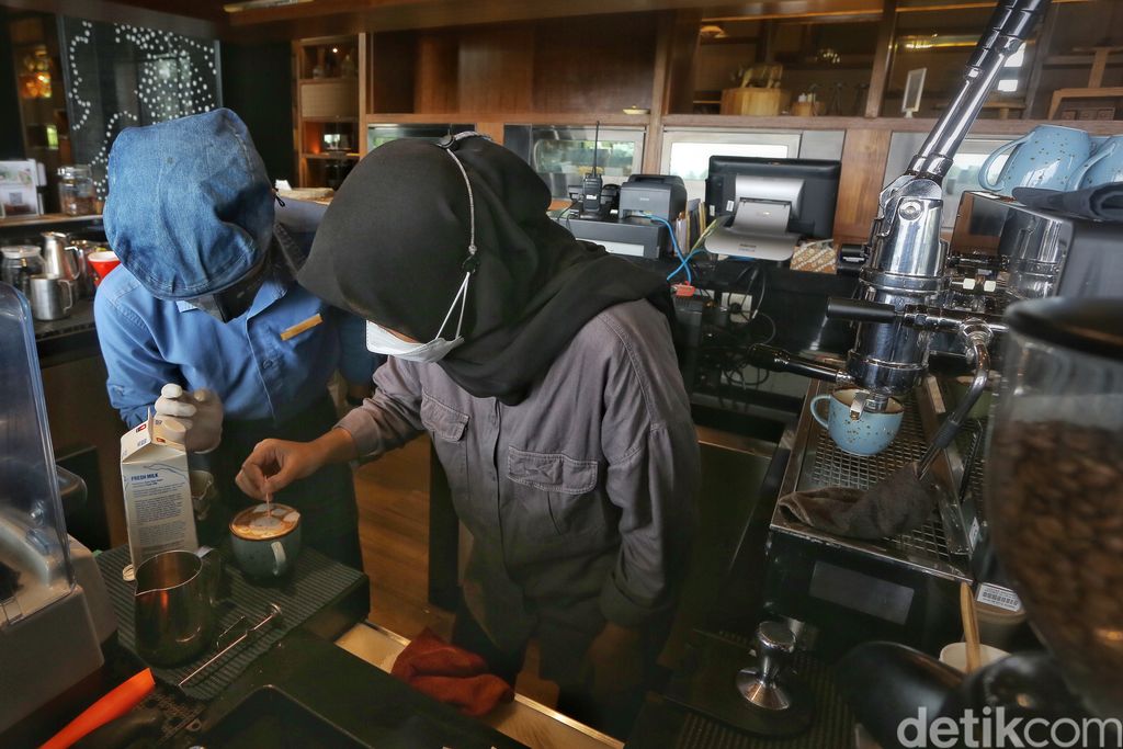 Latte Art Class - Pullman Ciawi Vimala Hills Resort Spa & Convention