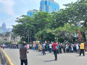 Massa Aksi 2309 Tolak Harga BBM Mulai Datangi Kawasan Patung Kuda Jakpus