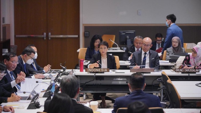 Menlu Retno di forum informal ASEAN Foreign Ministers Meeting
