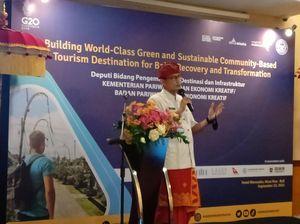 Respons Sandiaga soal Harga Tiket Pesawat-Penerbangan ke Bali
