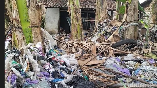 Nenek sebatang kara di Ponorogo