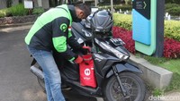 Atas pelayanan terbaiknya, Hartono juga kerap mendapatkan bintang lima dari pelanggan yang diberikan secara ikhlas.