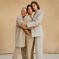 Dylan dan Paris merupakan anak dari pernikahan Pierce Brosnan dengan jurnalis  Keely Shaye Smith. Kini keduanya sudah beranjak dewasa. Dylan saat ini berusia 25 tahun dan Paris berusia 21 tahun. Foto: Dok. Majalah GQ