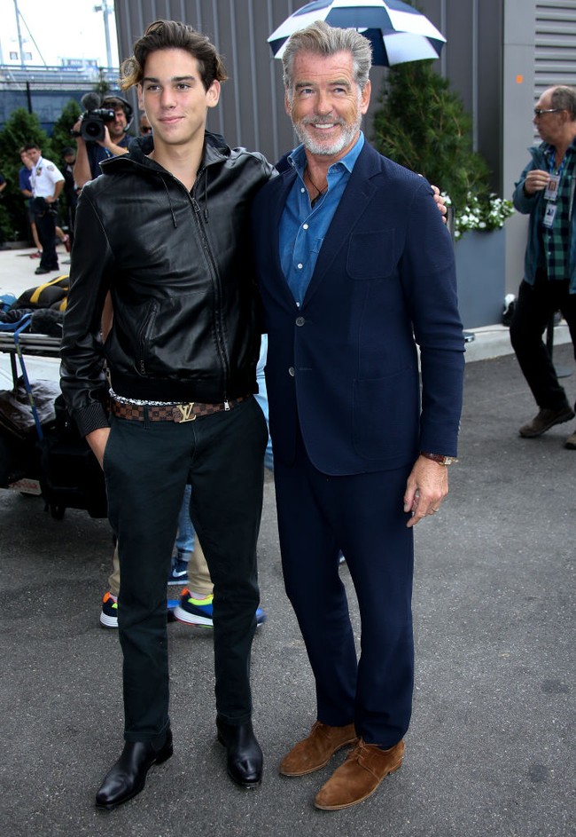 Paris Brosnan si bungsu  juga seorang model. Bernaung di bawah agensi modelling Next Models, dia sudah pernah tampil di fashion show Dolce & Gabbana, Ralph Lauren, menjadi sampul majalah GQ Korea, Vanity Teen dan lain-lain. Foto: Getty Images