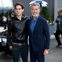 Paris Brosnan si bungsu  juga seorang model. Bernaung di bawah agensi modelling Next Models, dia sudah pernah tampil di fashion show Dolce & Gabbana, Ralph Lauren, menjadi sampul majalah GQ Korea, Vanity Teen dan lain-lain. Foto: Getty Images