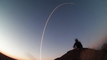 Kedatangan Kikina plus astronaut yang telah tiba sebelumnya akan membuat penduduk ISS kembali berjumlah tujuh orang. (AP Photo/Dmitri Lovetsky)