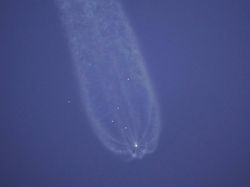 Rusia-AS Luncurkan 3 Astronaut ke Stasiun Luar Angkasa