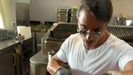 10 Aksi Salt Bae di Dapur Restorannya Saat Mengolah Tomahawk Jumbo