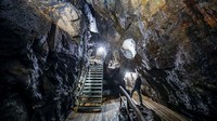 Tur sepanjang 800 meter di kedalaman 600 meter ini cocok untuk travelers yang suka destinasi sejarah.  