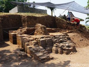 Hari ke-7 Ekskavasi Situs Watesumpak, Diduga Bekas Permukiman Penting Majapahit