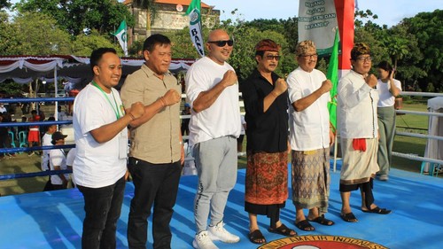 Suasana pembukaan kejurda tinju Piala Gubernur Bali, di Lapangan renon Denpasar, Kamis (22/9/2022)