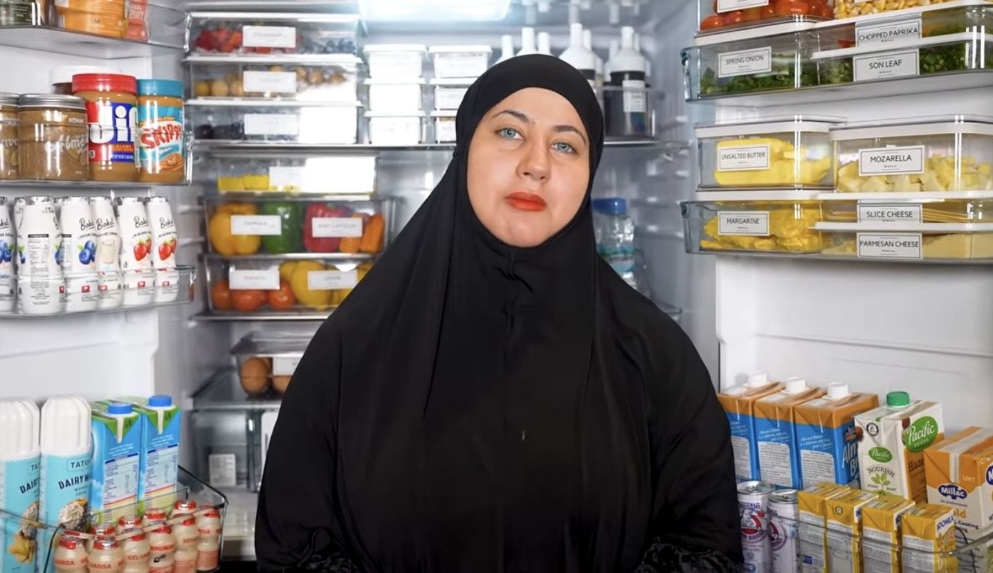 Dapur dan mini bar mewah Tasyi Athasyia