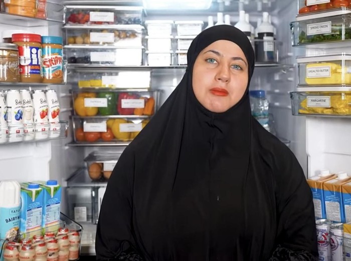 Dapur dan mini bar mewah Tasyi Athasyia