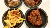 Pilihan sambal yang bisa dinikmati di Tepian Rasa juga ada beragam. Sambal mangga, sambal kemangi rica, dan sambal jeletot yang menjadi andalannya. Foto: detikFood/Yenny Mustika Sari