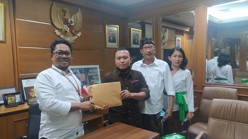 WALHI dan bendesa adat Intaran audiensi ke KLHK soal penolakan proyek terminal LNG di kawasan mangrove, Kamis