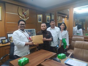 Datangi KLHK, WALHI Sebut Terminal LNG Hancurkan Mangrove-Hilangkan Hak Nelayan