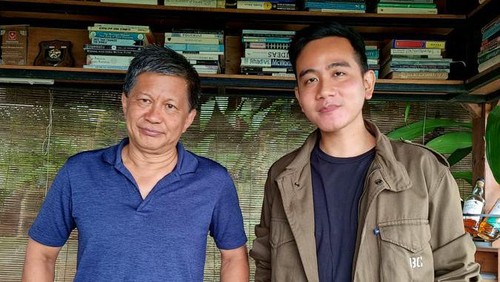 Wali Kota Surakarta Gibran Rakabuming bertemu dengan Rocky Gerung.