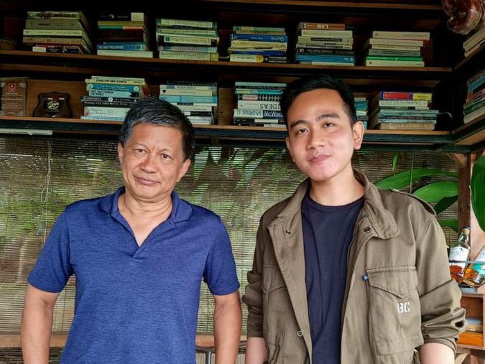 Wali Kota Surakarta Gibran Rakabuming bertemu dengan Rocky Gerung.