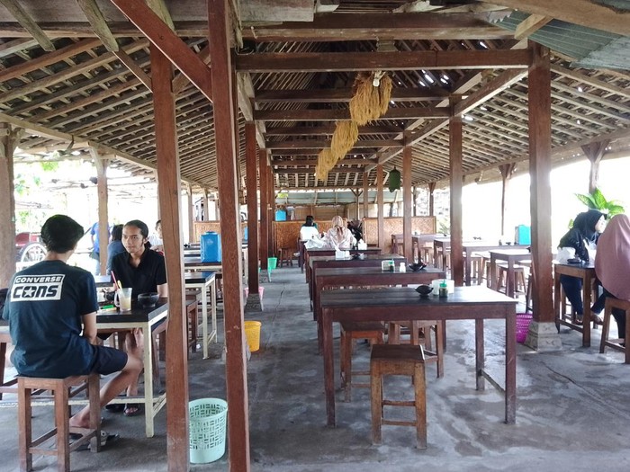 Warung soto batok Mbah Karto di Sleman, Jumat (23/9/2022).