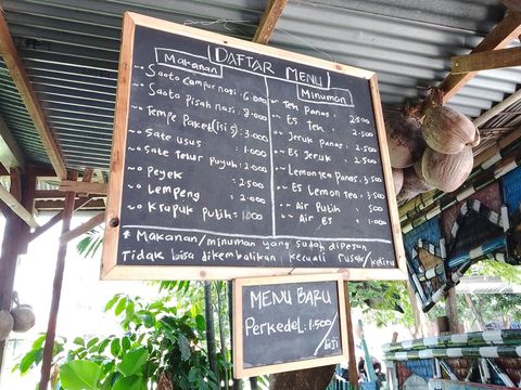 Warung soto batok Mbah Karto di Sleman, Jumat (23/9/2022).