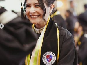 Prilly Latuconsina Jadi Dosen Praktisi di UGM, Mahasiswa Beri Tanggapan Ini