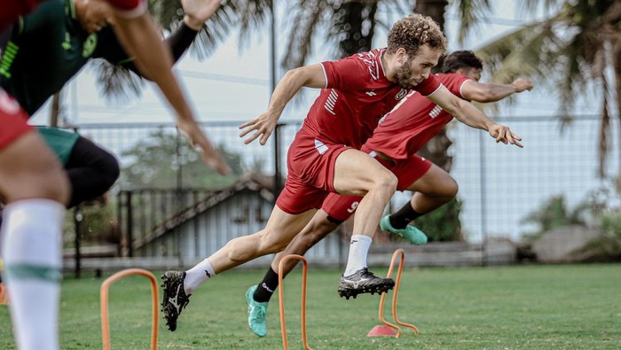 Ze Valente saat mengikuti latihan PSS Sleman, September 2022.