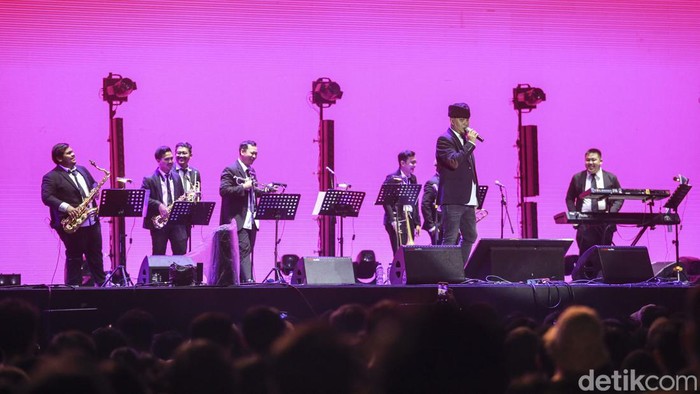 Ahmad Dhani Luncurkan Band Baru Ahmad Dhani memperkenalkan band barunya di panggung Pestapora, Jakarta, Jumat (23/9/2022).