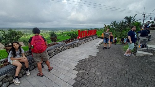 Aktivitas wisata di DTW Jatiluwih, Tabanan, Sabtu (24/9/2022) sore. (chairul amri simabur/detikBali)
