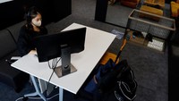 Terpisah dari kantor standar dan beroperasi dalam uji coba hingga akhir 2022, kantor ini memiliki ruang kerja untuk tiga pekerja dan ruang untuk hingga enam anjing sekaligus, serta karpet anti noda dan berbagai persediaan hewan peliharaan. 