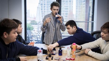 Austin Li pun laris menjadi bintang iklan. Ia diketahui tinggal di Shanghai dan menjaga kehidupan pribadinya tetap privat. Foto: VCG via Getty Images/VCG