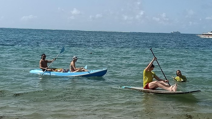 Beberapa peserta ketika telah menempuh jarak 10 km pada ajang Million Meals Paddle 2022, Sabtu (24/9/2022) di Pantai Sanur Jalan Cemara, Denpasar, Bali.