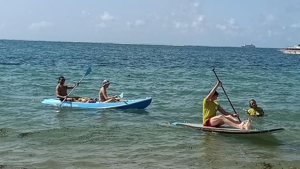 Beberapa peserta ketika telah menempuh jarak 10 km pada ajang Million Meals Paddle 2022, Sabtu (24/9/2022) di Pantai Sanur Jalan Cemara, Denpasar, Bali. Beberapa peserta ketika telah menempuh jarak 10 km pada ajang Million Meals Paddle 2022, Sabtu (24/9/2022) di Pantai Sanur Jalan Cemara, Denpasar, Bali.