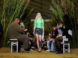 Putri Steve Jobs Makin Cantik dan Glamor, Ini Gaya Terbarunya