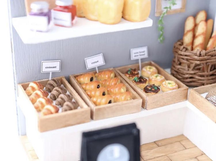 Gemas Banget! Miniatur Toko Roti hingga Burger Buatan Seniman Jepang