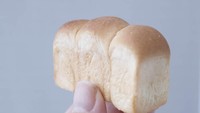  Di toko roti ‘buatan’ Minne, ia juga menghadirkan roti sisir tawar nih. Enaknya dimakan sama apa ya? Foto: instagram @mimimish96