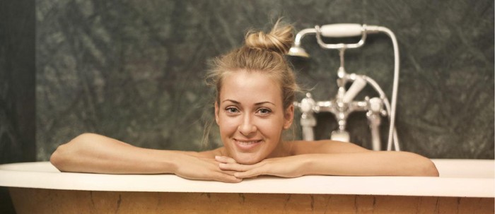 Menjaga Kesehatan Tubuh dengan Mandi Air Hangat