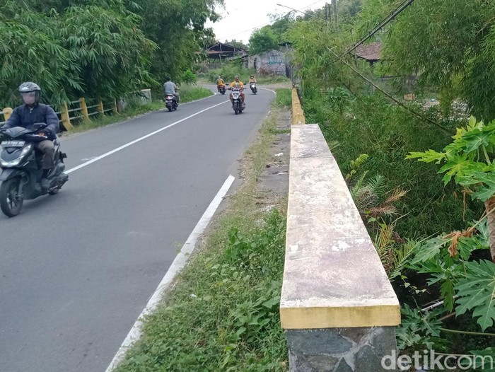 Jembatan Bantengan di jalan Klaten - Karanganom, Klaten, September 2022.