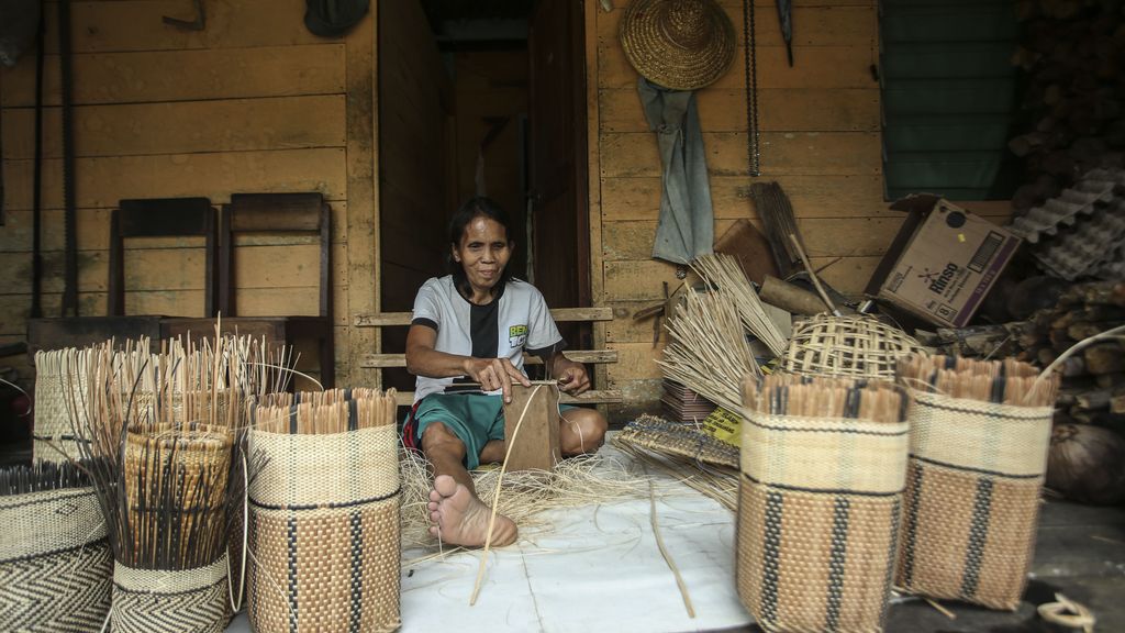 Kampung kreatif warga suku Dayak Bidayuh.
