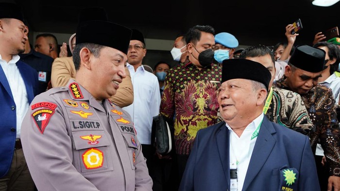 Kapolri Jenderal Listyo Sigit menghadiri pembukaan Muktamar Persatuan Islam (Persis) ke-XVI