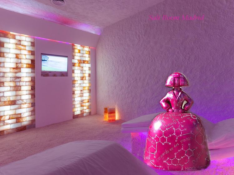 Keren! Bisa Santai Menikmati Champagne di Ruangan yang Terbuat dari Garam