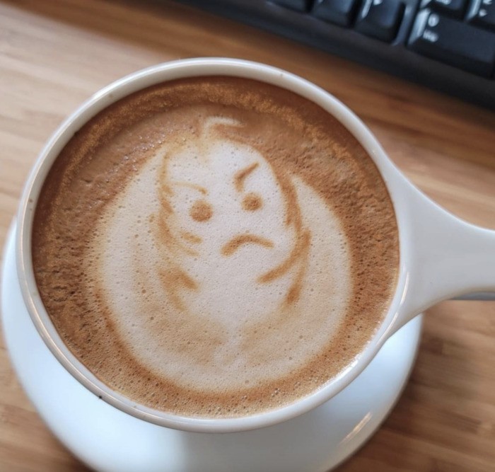 Kocak! Latte Art Gagal Total Ini Mirip Sosok Hantu hingga Alat Kelamin