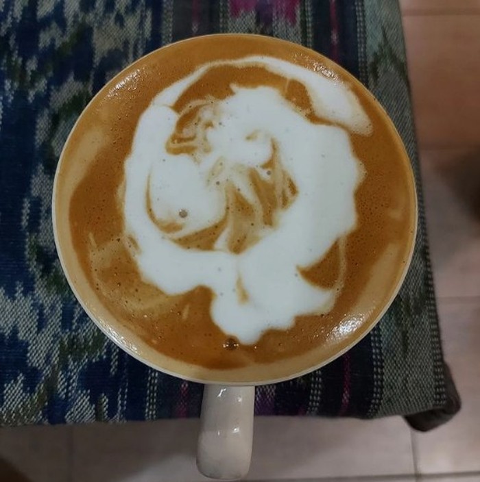 Latte art gagal Kocak! Latte Art Gagal Total Ini Mirip Sosok Hantu hingga Alat Kelamin